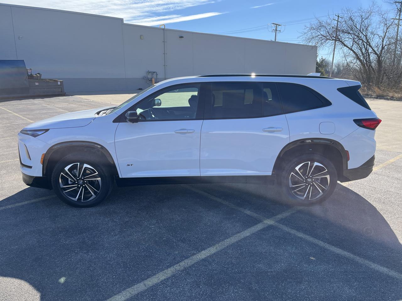 2025 Buick Enclave Sport Touring AWD w/AdptvCrz HeatedLeather HtdSteeringWheel 20s HD-SurroundVision Saukville WI