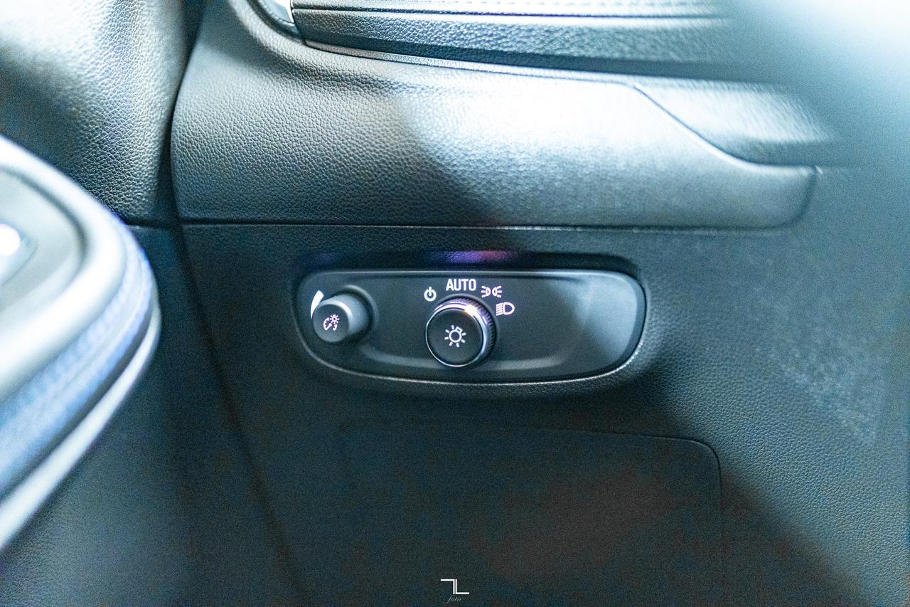 2025 Buick Encore GX AWD Sport Touring Leather BCam Red Deer AB