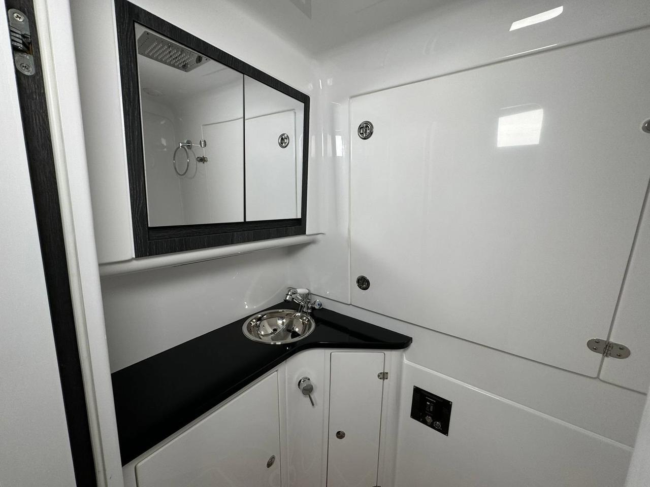 2025 CIGARETTE AURORIS 42' Fort Lauderdale FL