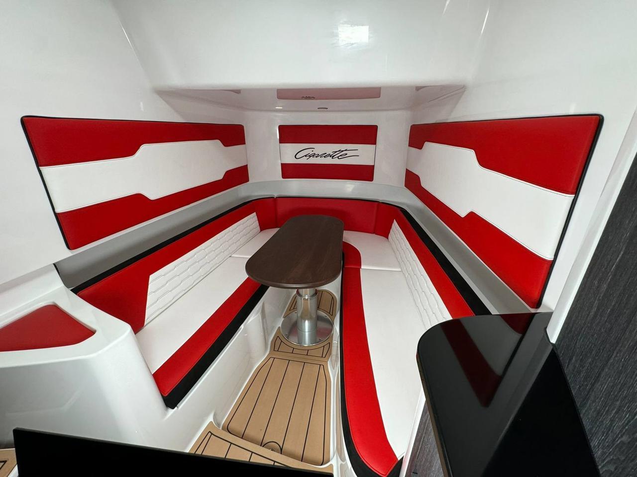 2025 CIGARETTE AURORIS 42' Fort Lauderdale FL