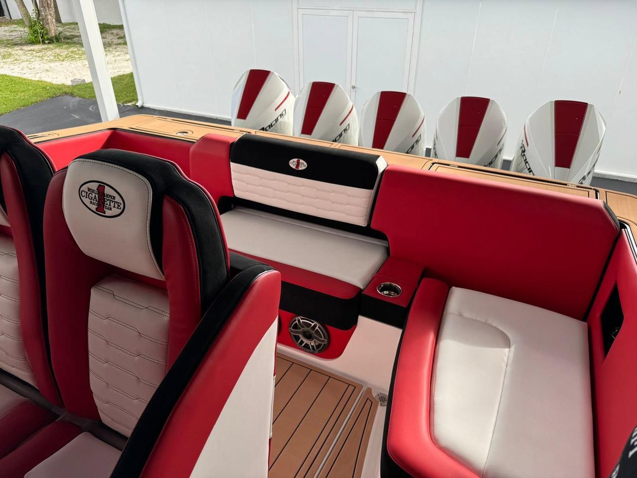 2025 CIGARETTE AURORIS 42' Fort Lauderdale FL