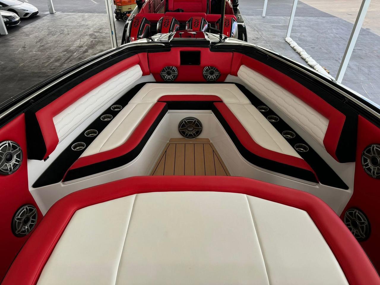 2025 CIGARETTE AURORIS 42' Fort Lauderdale FL