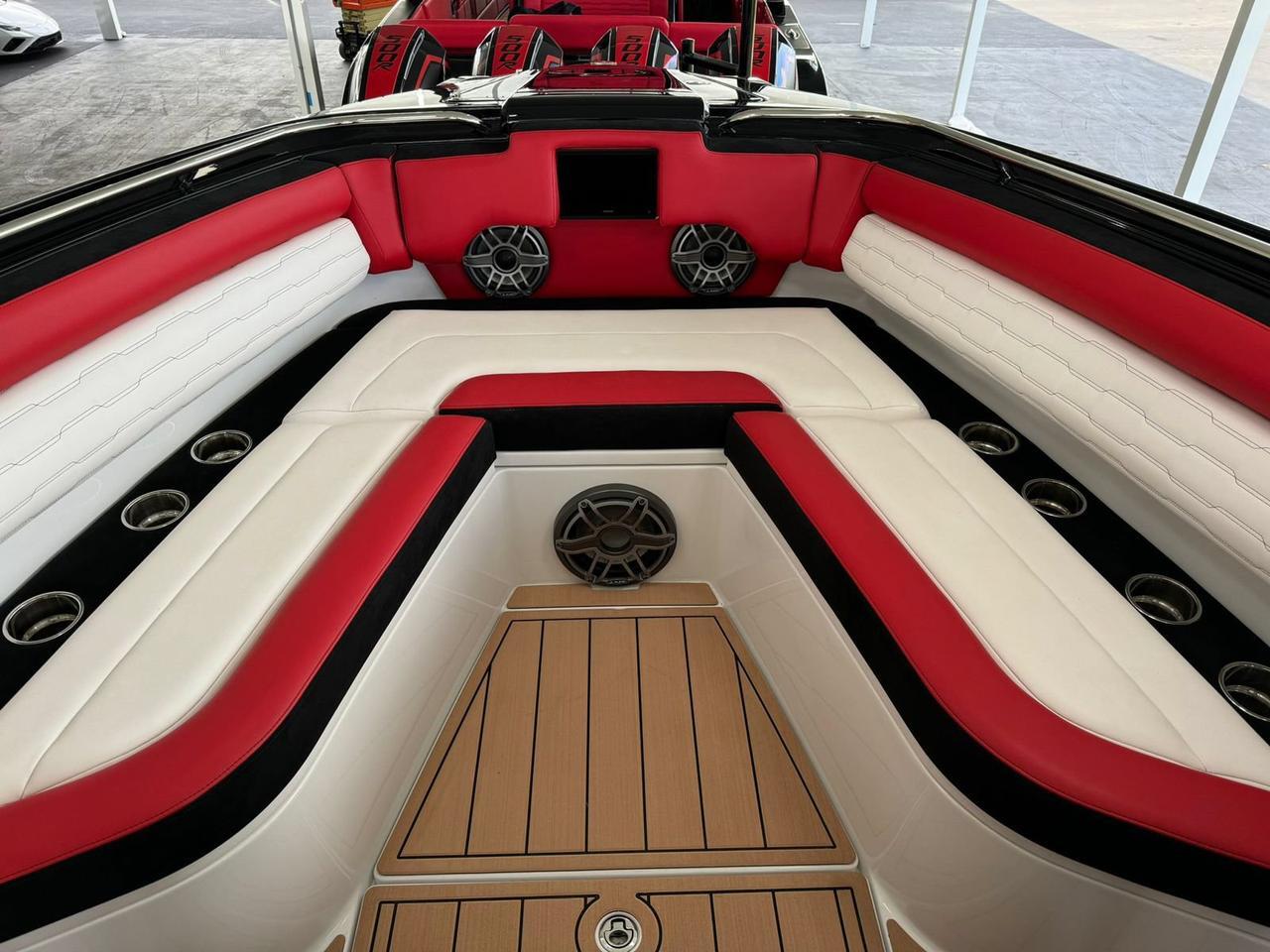 2025 CIGARETTE AURORIS 42' Fort Lauderdale FL