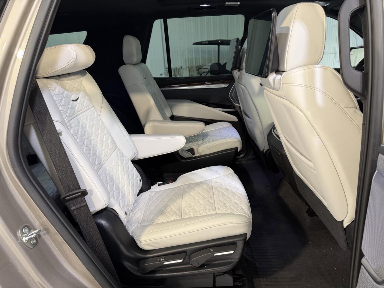 2025 Cadillac Escalade 4WD Premium Luxury Platinum San Antonio TX