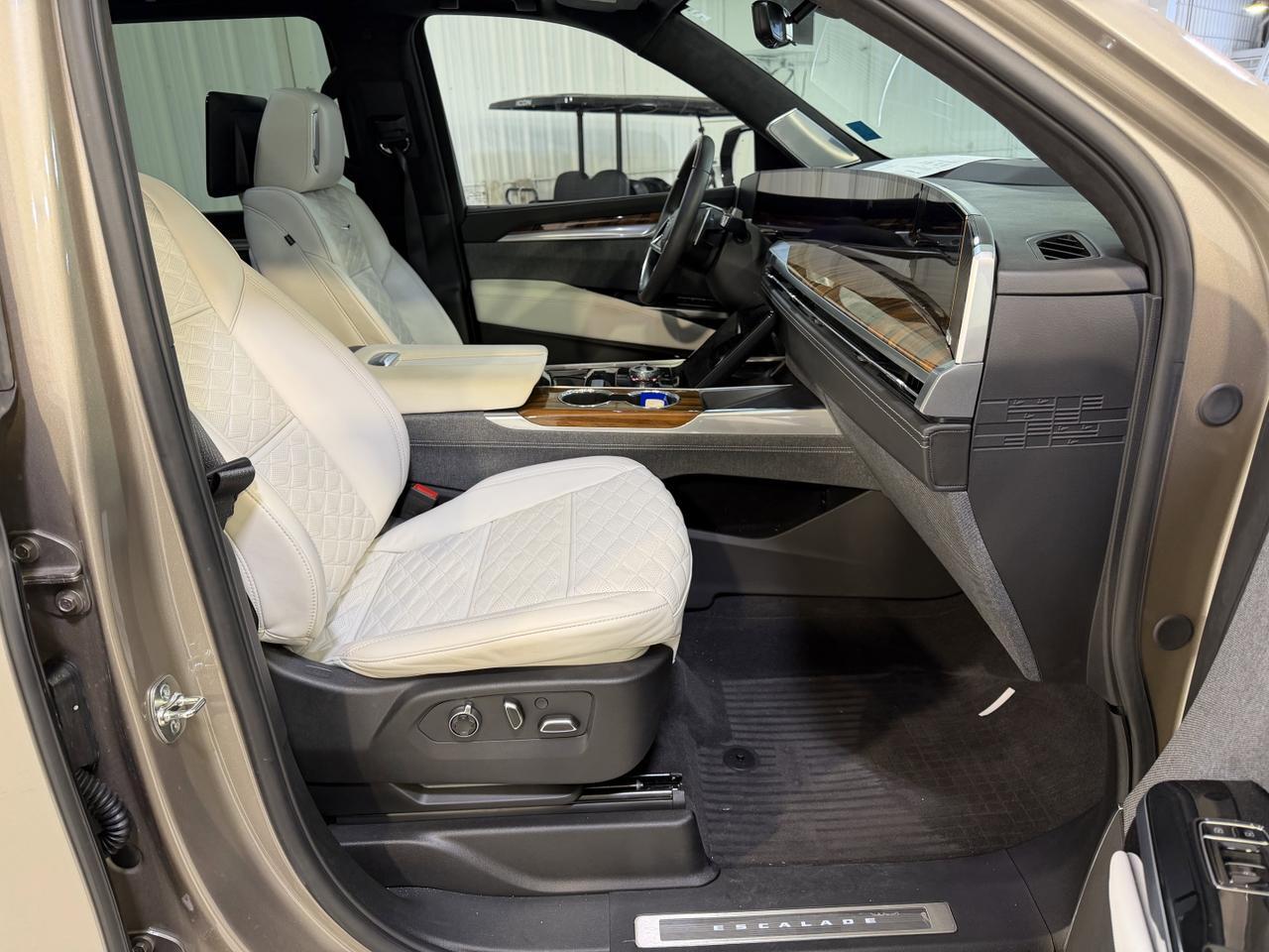 2025 Cadillac Escalade 4WD Premium Luxury Platinum San Antonio TX