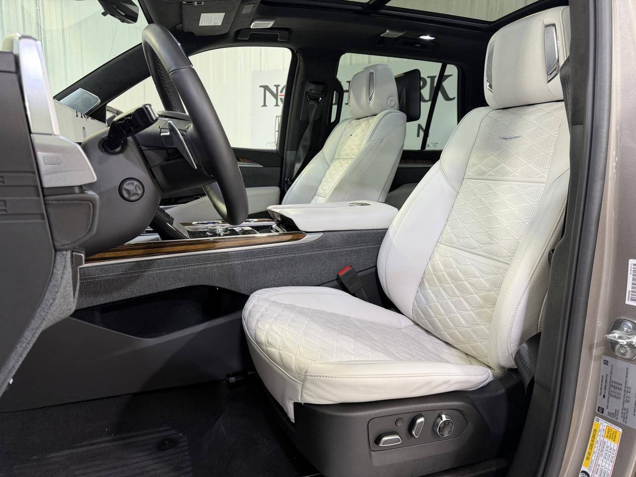 2025 Cadillac Escalade 4WD Premium Luxury Platinum San Antonio TX