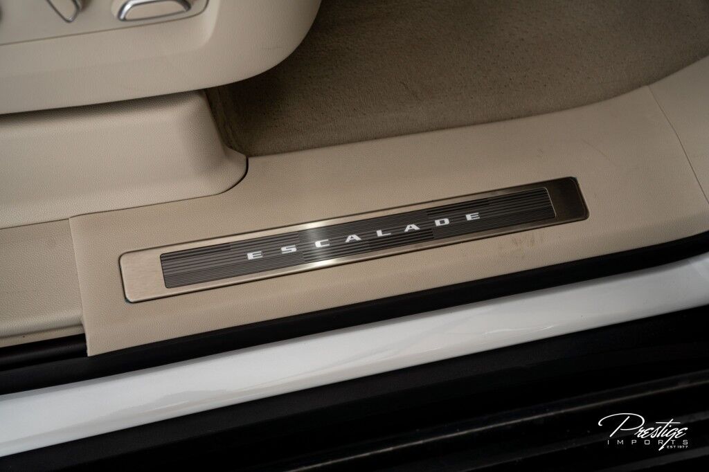 2025 Cadillac Escalade Command the road in the 2025 Cadillac Escalade 4WD Sport Platinum &acirc;&euro;&rdquo; a full-size luxury SUV designed for those who lead from the front. Powered by a 6.2L V8 delivering 420 horsepower through a smooth 10-speed automatic transmission, North Miami Beach FL
