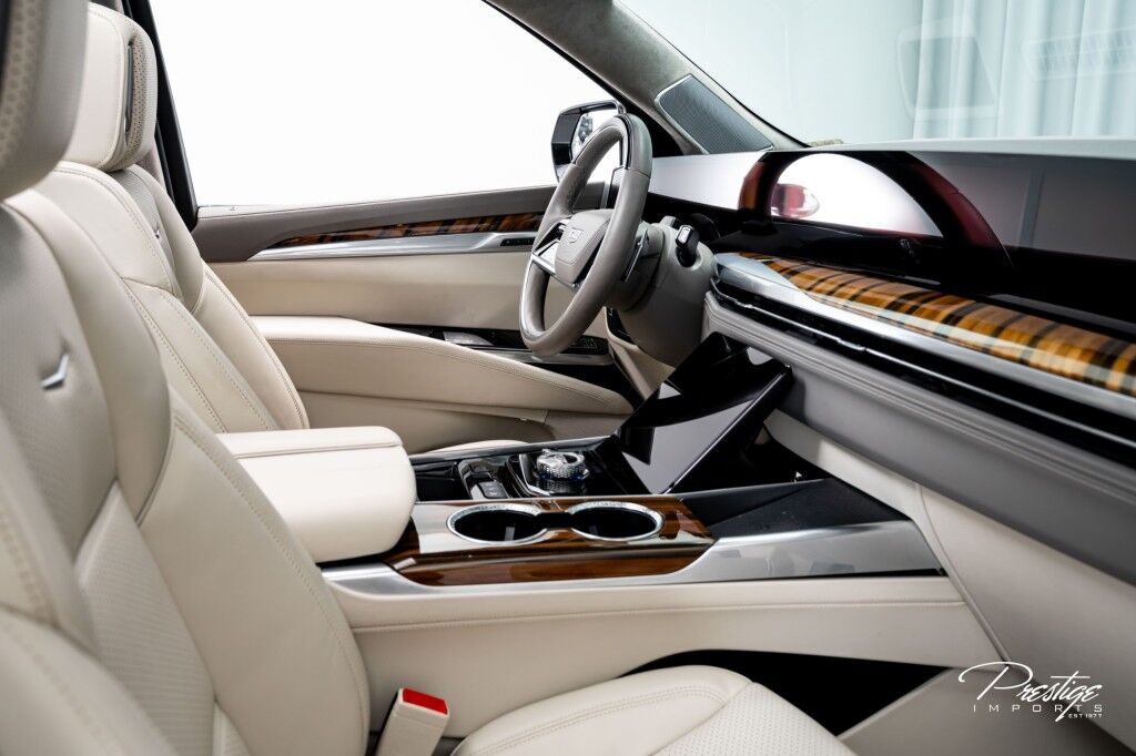 2025 Cadillac Escalade Command the road in the 2025 Cadillac Escalade 4WD Sport Platinum &acirc;&euro;&rdquo; a full-size luxury SUV designed for those who lead from the front. Powered by a 6.2L V8 delivering 420 horsepower through a smooth 10-speed automatic transmission, North Miami Beach FL