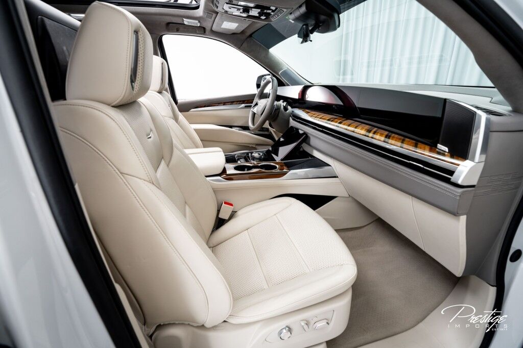 2025 Cadillac Escalade Command the road in the 2025 Cadillac Escalade 4WD Sport Platinum &acirc;&euro;&rdquo; a full-size luxury SUV designed for those who lead from the front. Powered by a 6.2L V8 delivering 420 horsepower through a smooth 10-speed automatic transmission, North Miami Beach FL