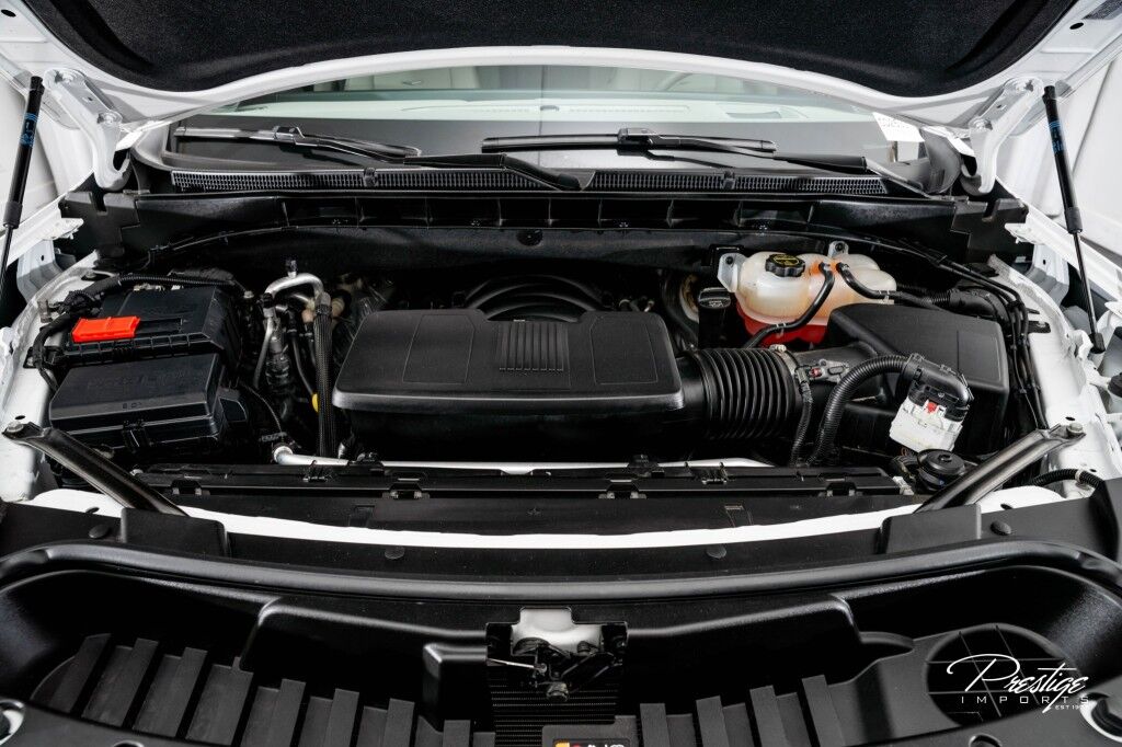 2025 Cadillac Escalade Command the road in the 2025 Cadillac Escalade 4WD Sport Platinum &acirc;&euro;&rdquo; a full-size luxury SUV designed for those who lead from the front. Powered by a 6.2L V8 delivering 420 horsepower through a smooth 10-speed automatic transmission, North Miami Beach FL