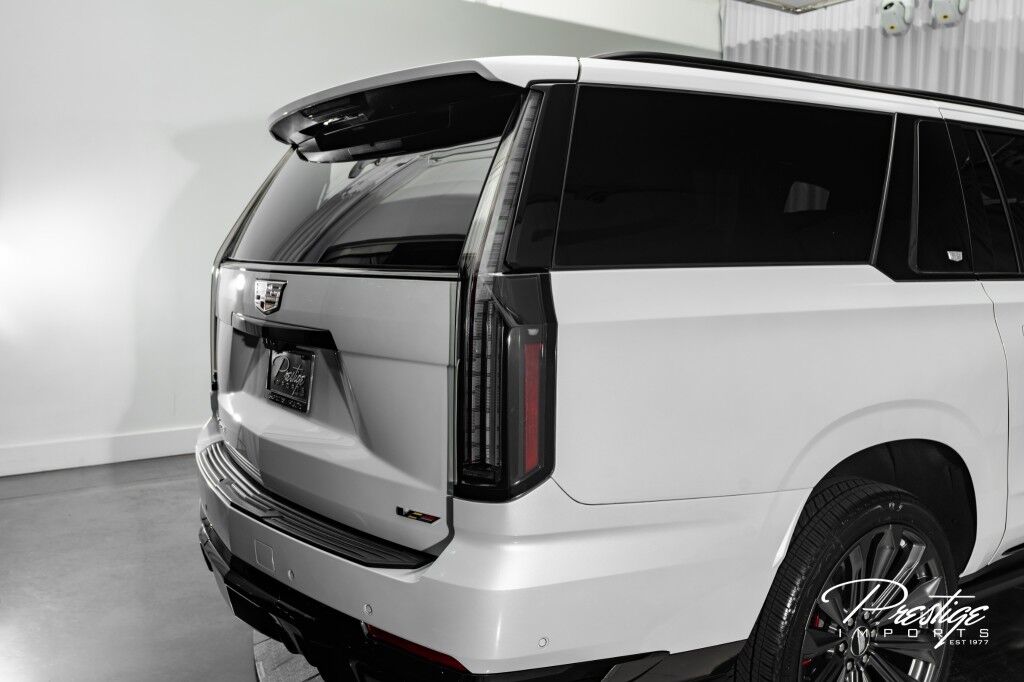 2025 Cadillac Escalade ESV AWD V-Series North Miami Beach FL