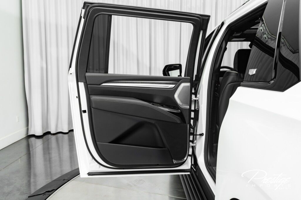2025 Cadillac Escalade ESV AWD V-Series North Miami Beach FL