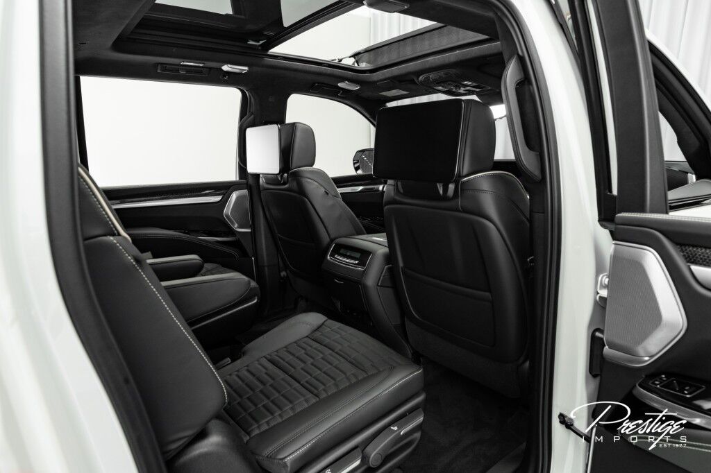 2025 Cadillac Escalade ESV AWD V-Series North Miami Beach FL