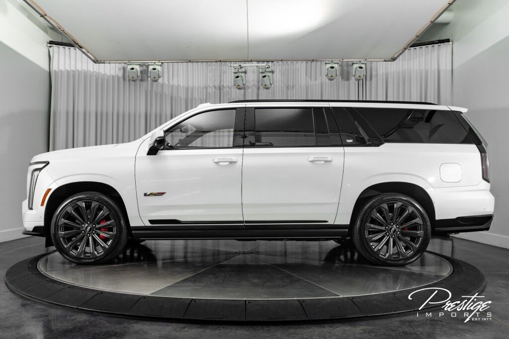 2025 Cadillac Escalade ESV AWD V-Series North Miami Beach FL