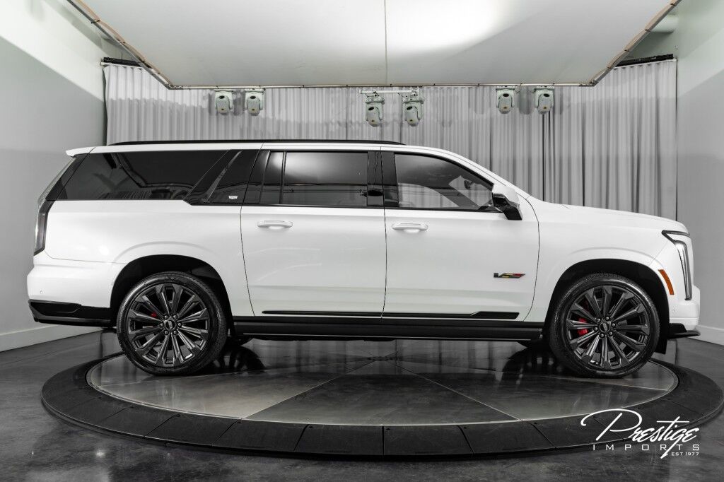 2025 Cadillac Escalade ESV AWD V-Series North Miami Beach FL