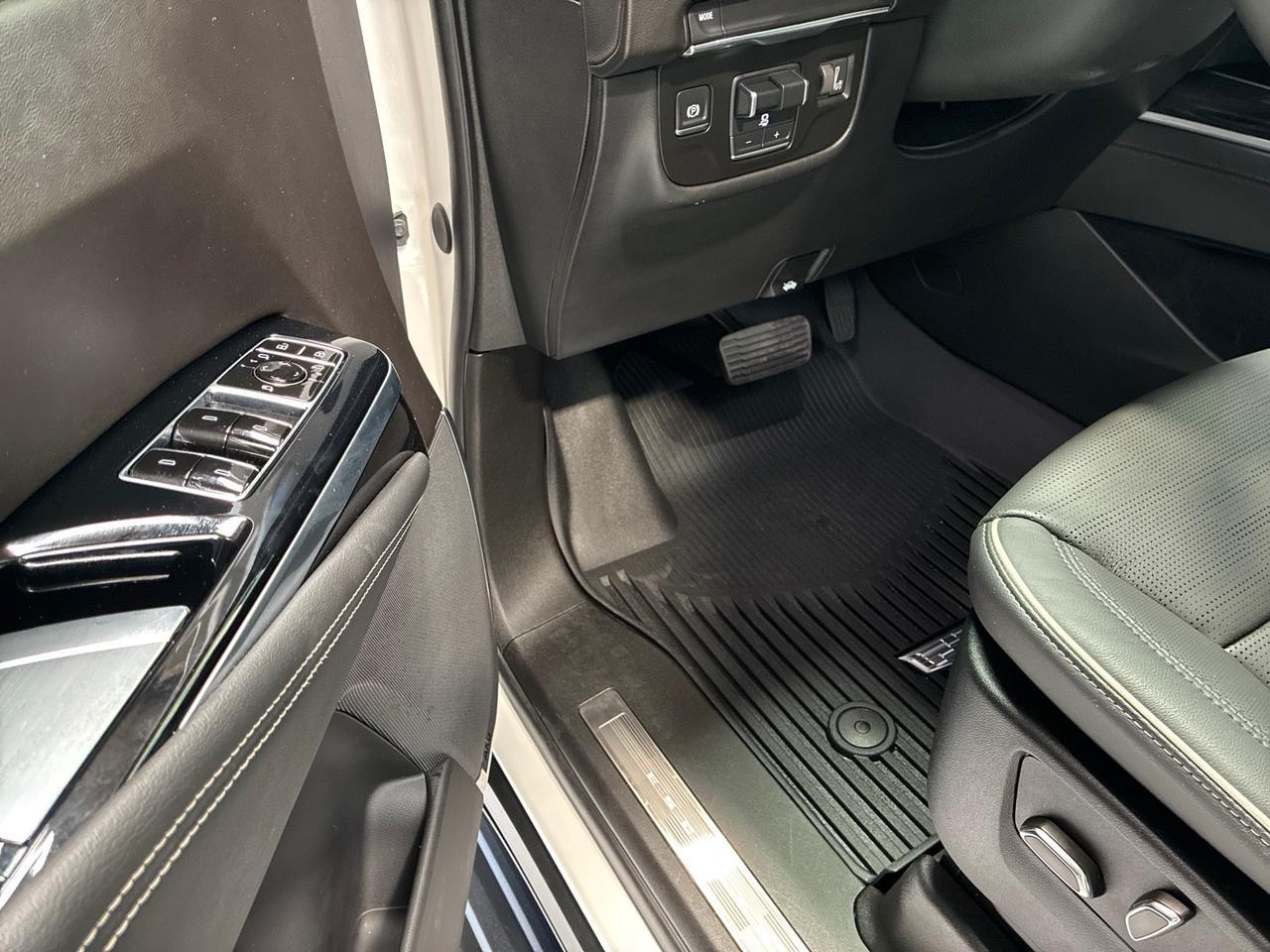 2025 Cadillac Escalade ESV Sport, Only 1k Miles Houston TX