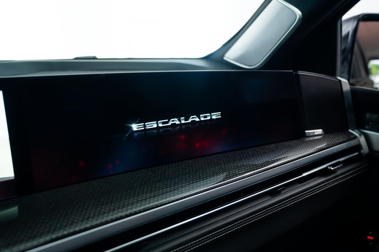 2025 Cadillac Escalade ESV V-Series Touring Package / Group 1SD / Night Vision Portland OR