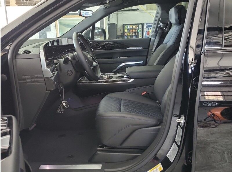 2025 Cadillac Escalade IQ Luxury 1