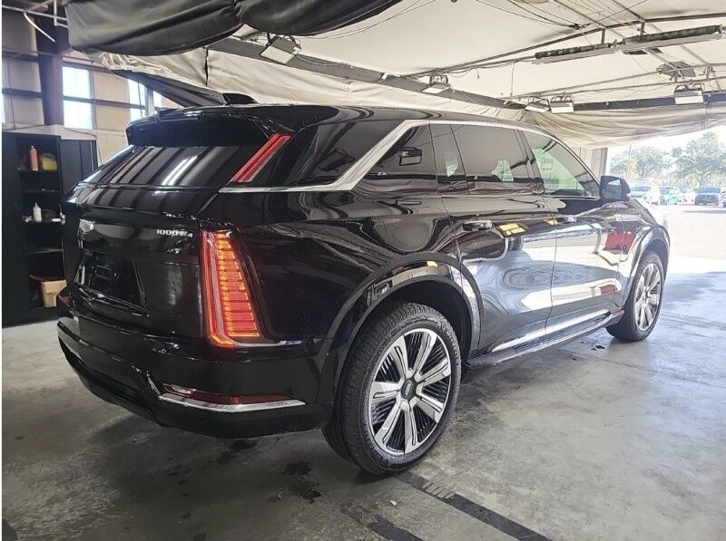 2025 Cadillac Escalade IQ Luxury 1