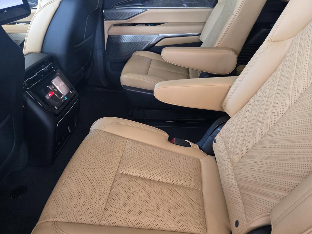 2025 Cadillac Escalade IQ Luxury 2 Roseville CA