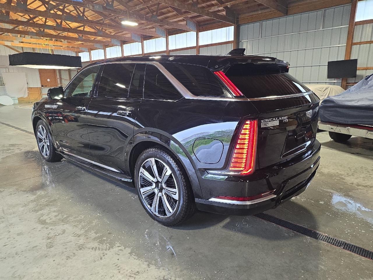 2025 Cadillac Escalade IQ Luxury 2