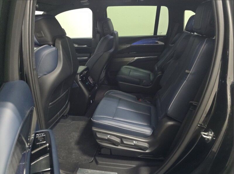 2025 Cadillac Escalade IQ Luxury 2 Willowbrook IL