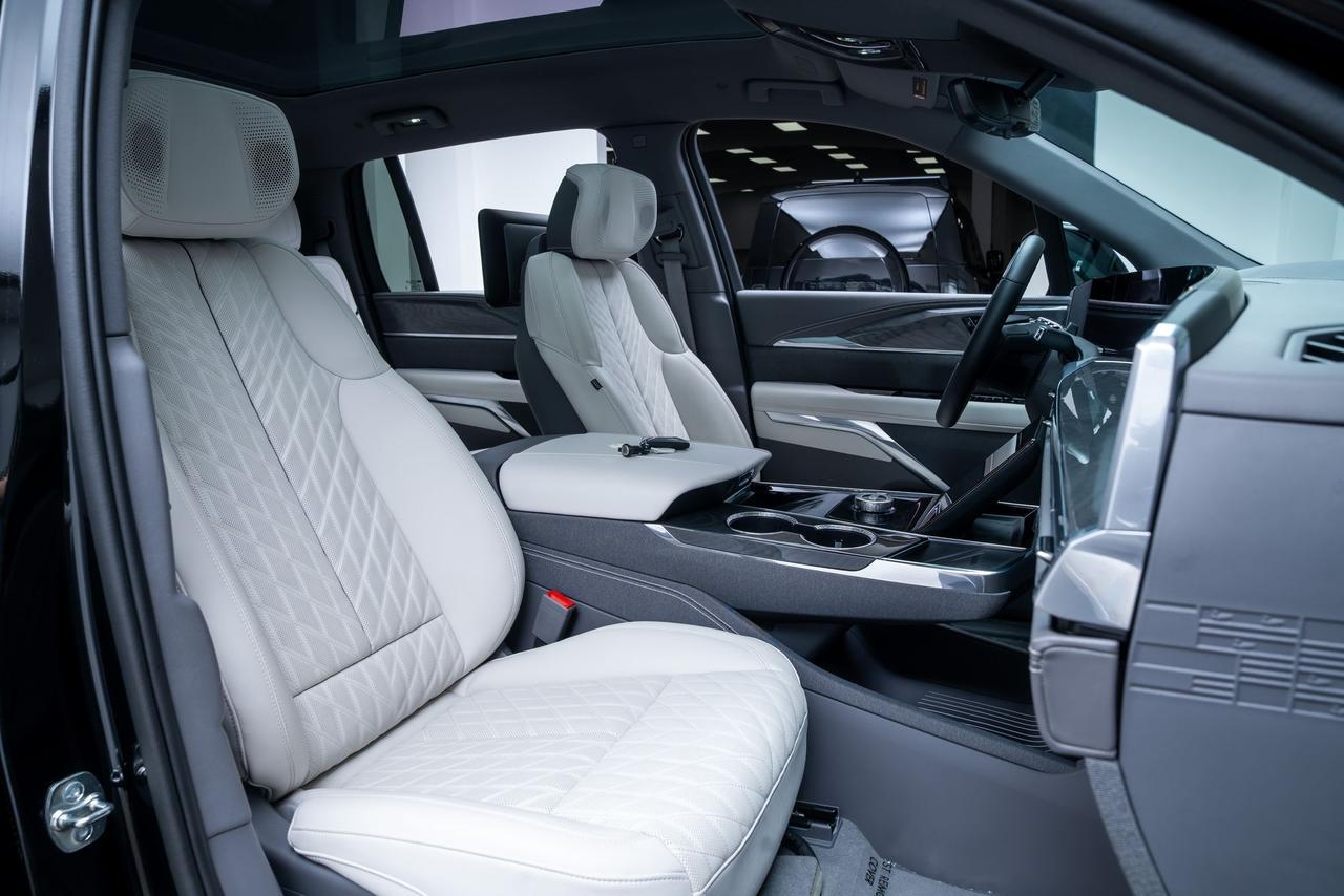 2025 Cadillac Escalade IQ Sport 1 Super Cruise Capability Rear Seat Entertainment Portland OR