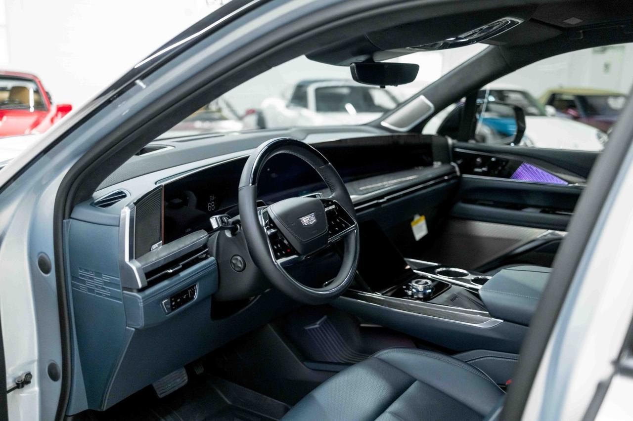 2025 Cadillac Escalade IQ Sport 2