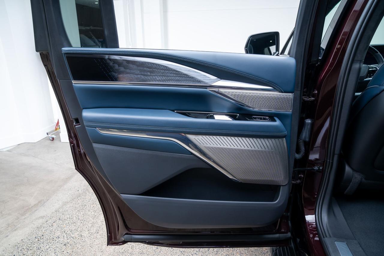 2025 Cadillac Escalade IQ Sport 2 Massage Seats Night Vision Portland OR