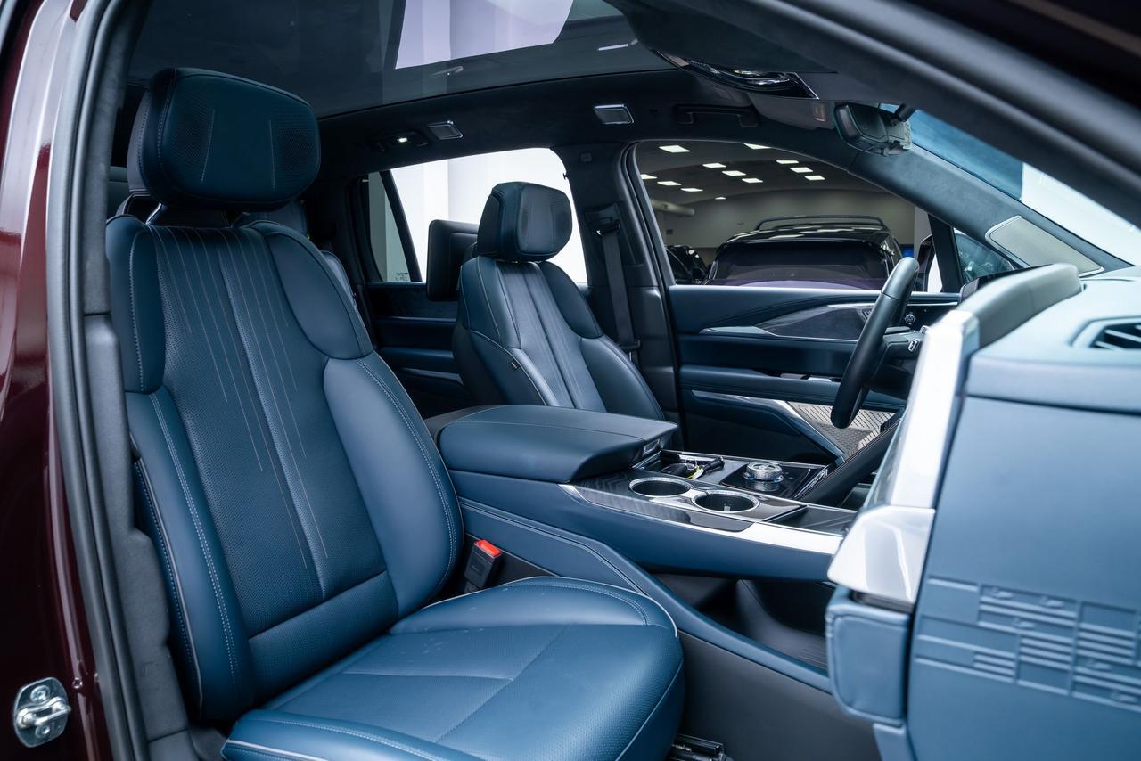 2025 Cadillac Escalade IQ Sport 2 Massage Seats Night Vision Portland OR