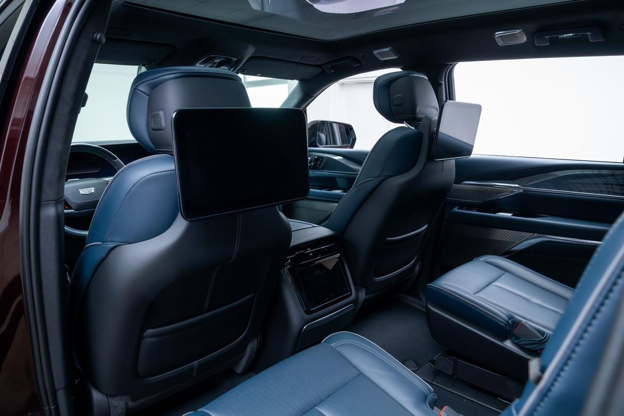 2025 Cadillac Escalade IQ Sport 2 Massage Seats Night Vision Portland OR
