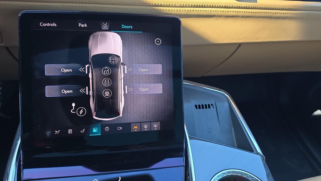 2025 Cadillac Escalade IQ Sport 2