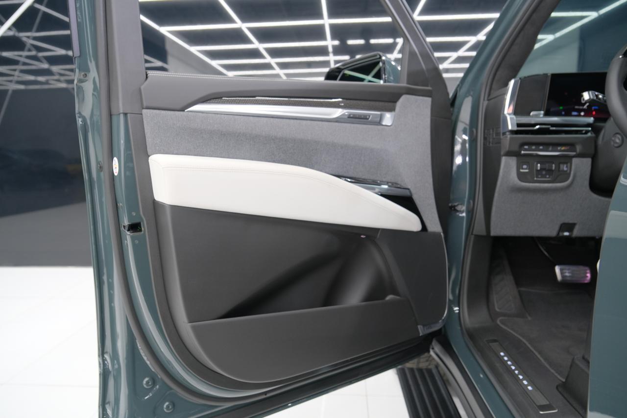 2025 Cadillac Escalade V-Series Miami FL