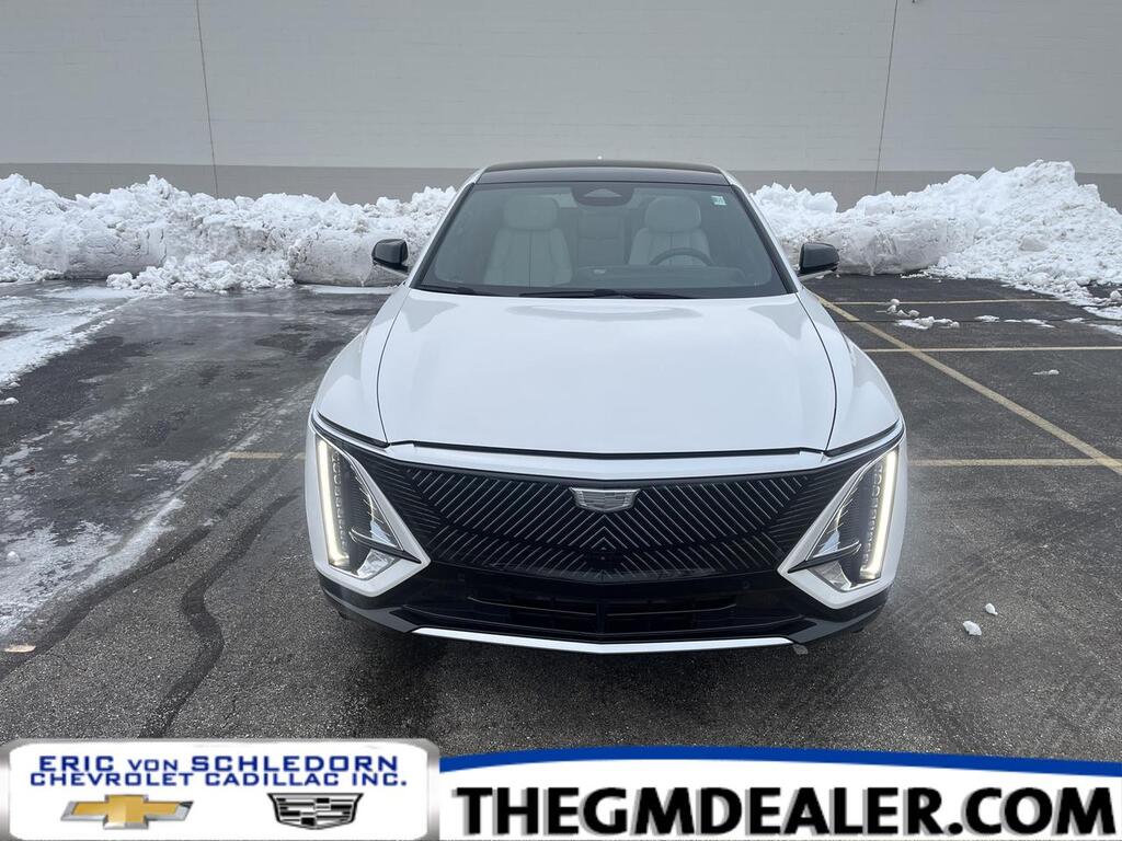2025 Cadillac LYRIQ Luxury 1 AWD w/HtdMemLthr HD-SurroundVision Milwaukee WI
