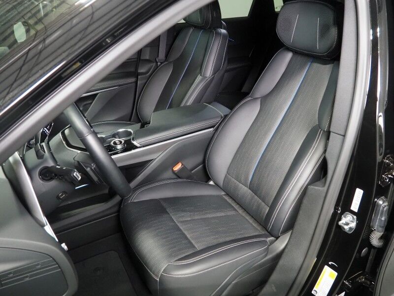 2025 Cadillac LYRIQ Luxury 2 *NAVIGATION, SUPER CRUISE, SAFETY ALERTS, 360 CAMERAS, COLOR TOUCHSCREEN, PANORAMA MOONROOF, CLIMATE SEATS, HEATED STEERING, POWER LIFTGATE, AKG AUDIO, WIRELESS CHARGING, ANDROID & APPLE Round Rock TX