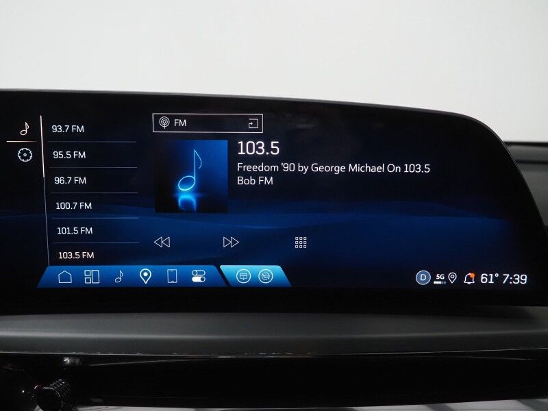 2025 Cadillac LYRIQ Luxury 2 *NAVIGATION, SUPER CRUISE, SAFETY ALERTS, 360 CAMERAS, COLOR TOUCHSCREEN, PANORAMA MOONROOF, CLIMATE SEATS, HEATED STEERING, POWER LIFTGATE, AKG AUDIO, WIRELESS CHARGING, ANDROID & APPLE Round Rock TX