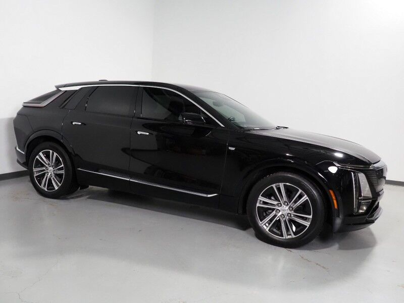 2025 Cadillac LYRIQ Luxury 2 *NAVIGATION, SUPER CRUISE, SAFETY ALERTS, 360 CAMERAS, COLOR TOUCHSCREEN, PANORAMA MOONROOF, CLIMATE SEATS, HEATED STEERING, POWER LIFTGATE, AKG AUDIO, WIRELESS CHARGING, ANDROID & APPLE