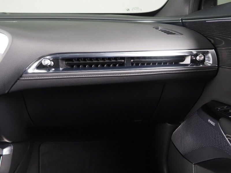 2025 Cadillac LYRIQ Luxury 2 *NAVIGATION, SUPER CRUISE, SAFETY ALERTS, 360 CAMERAS, COLOR TOUCHSCREEN, PANORAMA MOONROOF, CLIMATE SEATS, HEATED STEERING, POWER LIFTGATE, AKG AUDIO, WIRELESS CHARGING, ANDROID & APPLE Round Rock TX