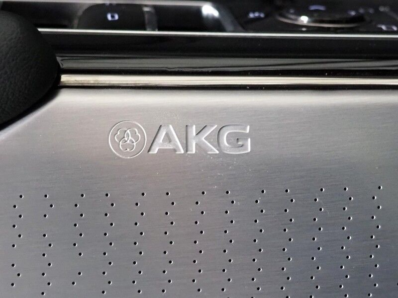 2025 Cadillac LYRIQ Luxury 2 *NAVIGATION, SUPER CRUISE, SAFETY ALERTS, 360 CAMERAS, COLOR TOUCHSCREEN, PANORAMA MOONROOF, CLIMATE SEATS, HEATED STEERING, POWER LIFTGATE, AKG AUDIO, WIRELESS CHARGING, ANDROID & APPLE Round Rock TX