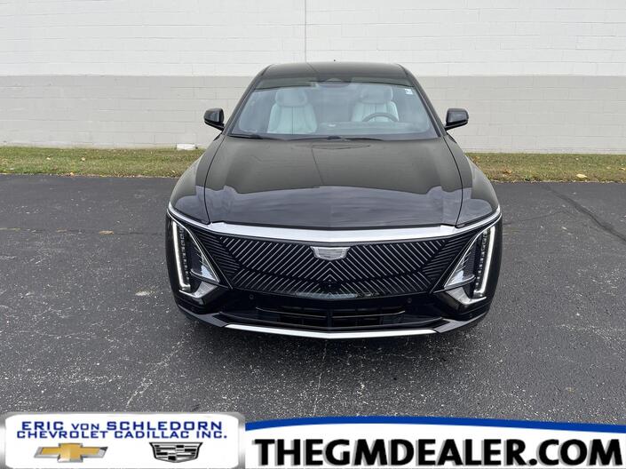 2025 Cadillac LYRIQ Luxury 3 AWD TraileringProvisions w/SuperCruise AdaptiveCruise HtdCldMemLthr 19.2 KW Charging Milwaukee WI