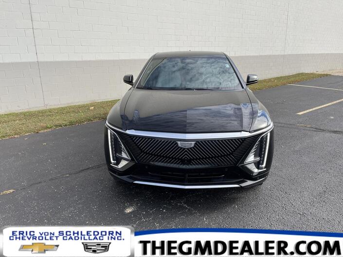 2025 Cadillac LYRIQ Luxury 3 AWD TraileringProvisions w/SuperCruise AdaptiveCruise HtdCldMemLthr 19.2 KW Charging Milwaukee WI