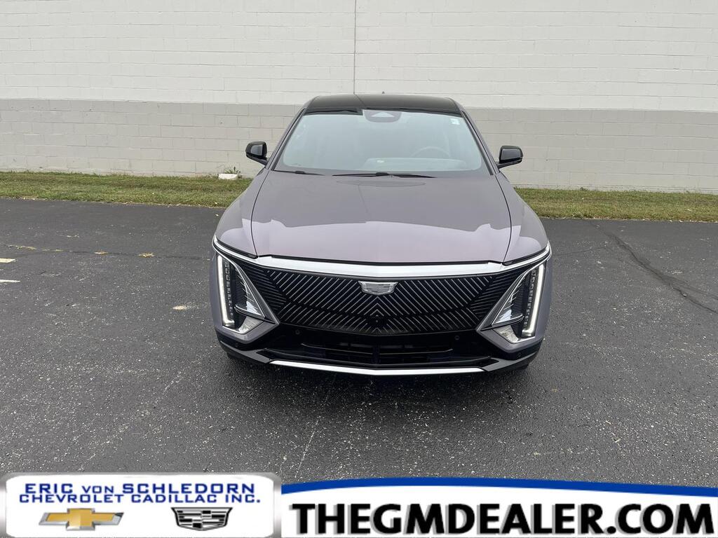 2025 Cadillac LYRIQ Luxury 3 AWD TraileringProvisions w/SuperCruise AdaptiveCruise HtdCldMemLthr HD-SrrndVsn Milwaukee WI