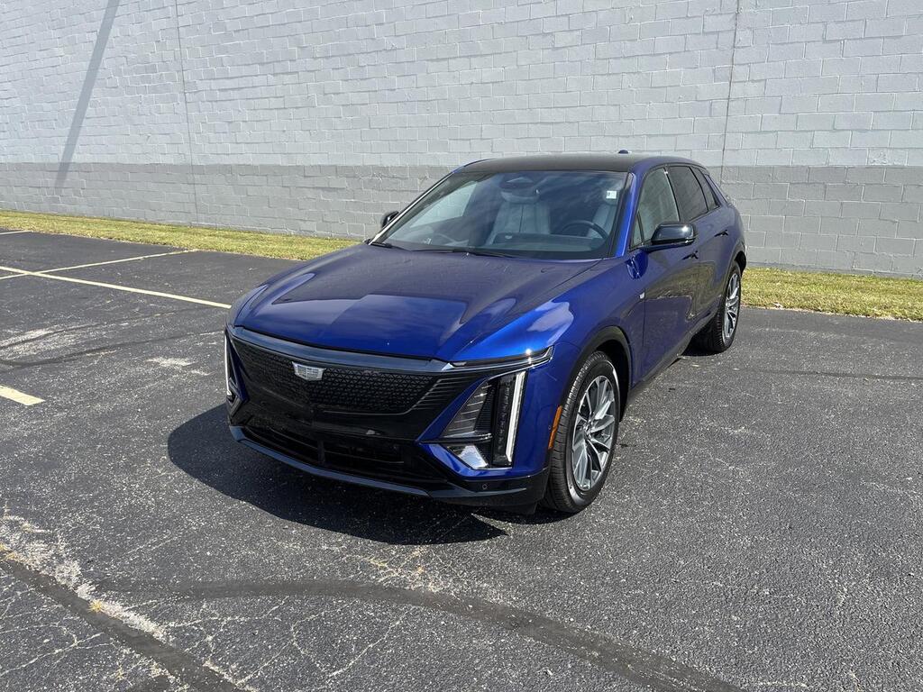 2025 Cadillac LYRIQ Sport 1 AWD TraileringProvisions w/AdaptiveCruise 20s HtdMemLthr HD-SurroundVision Milwaukee WI