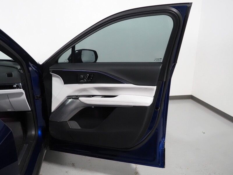 2025 Cadillac LYRIQ Sport 2 AWD *NAVIGATION, SUPER CRUISE, SAFETY ALERTS, 360 CAMERAS, COLOR TOUCHSCREEN, PANORAMA MOONROOF, CLIMATE SEATS, HEATED STEERING, POWER LIFTGATE, AKG AUDIO, WIRELESS CHARGING, ANDROID & APPLE Round Rock TX