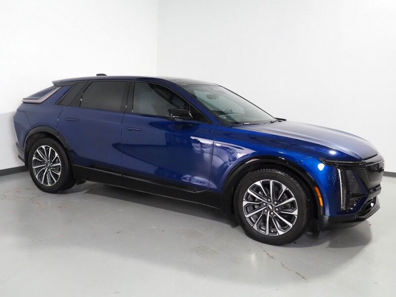 2025 Cadillac LYRIQ Sport 2's photo