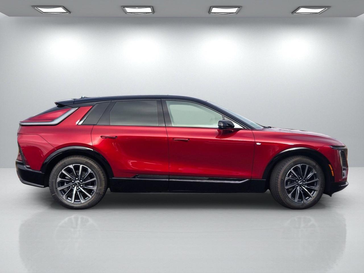 2025 Cadillac LYRIQ Sport