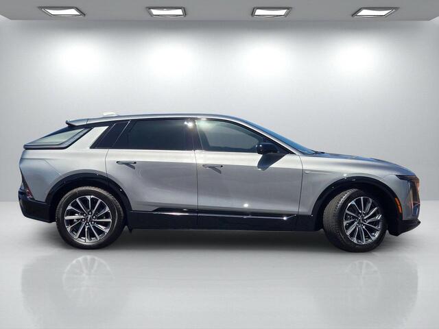 2025 Cadillac Lyriq Sport photo 3