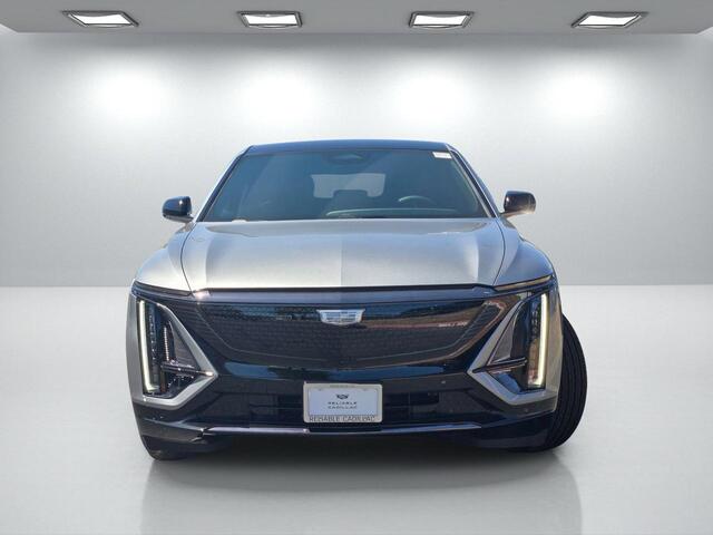 2025 Cadillac Lyriq Sport photo 2