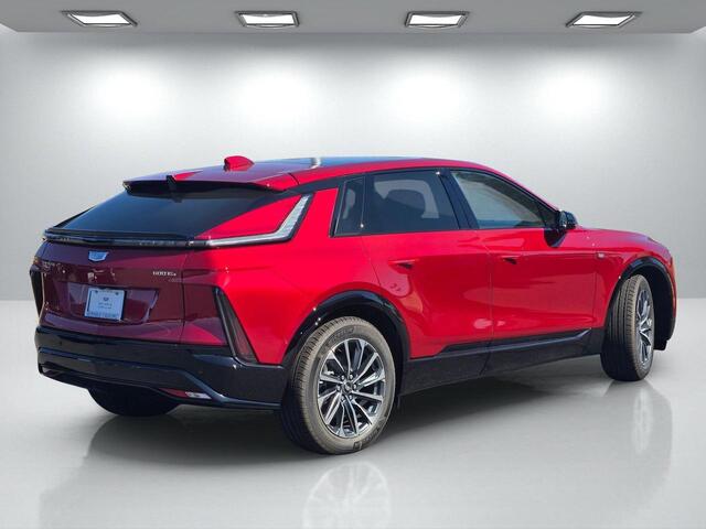 2025 Cadillac Lyriq Sport photo 4