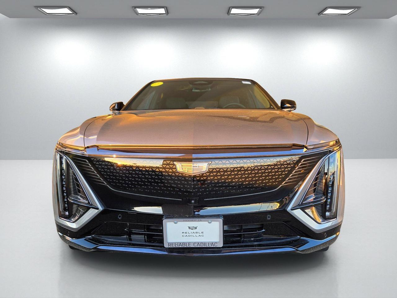 2025 Cadillac LYRIQ Sport
